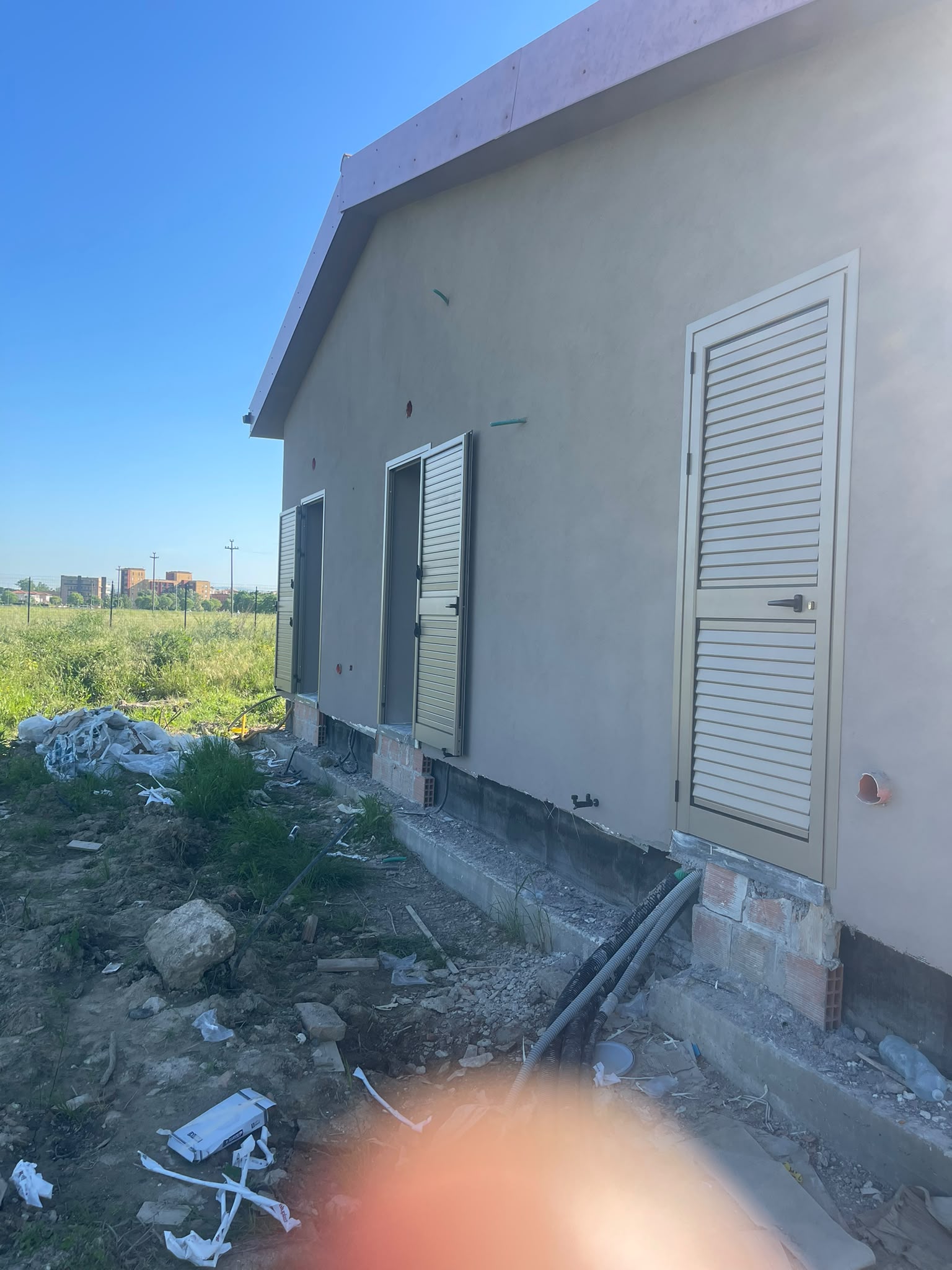 Punim i yni — persiane në shtëpi private
